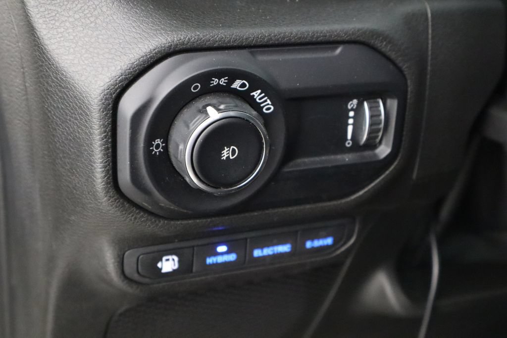 Used 2023 Jeep Wrangler Unlimited w/ Sun & Screen Package AWD/4WD image 23