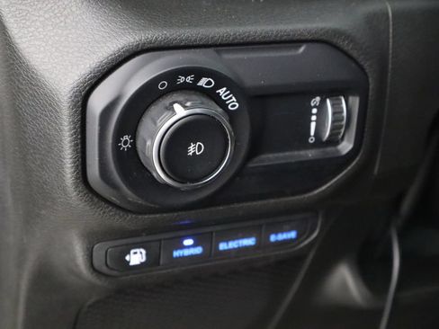 Used 2023 Jeep Wrangler Unlimited w/ Sun & Screen Package AWD/4WD image 23