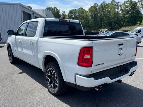 Used 2026 RAM 1500 Laramie w/ Sport Appearance Package AWD/4WD image 7