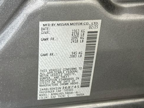 Used 2025 Nissan Altima 2.5 SV FWD image 12