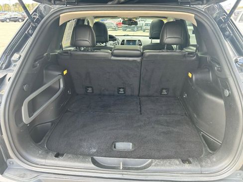 Used 2015 Jeep Cherokee Limited w/ Trailer Tow Group AWD/4WD image 17