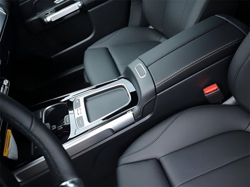 New 2026 Mercedes-Benz GLB 250 4MATIC image 29