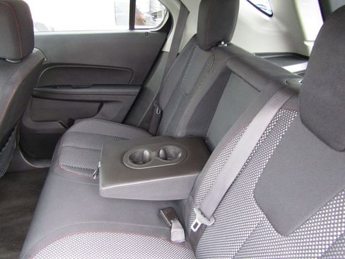 Used 2017 Chevrolet Equinox LT w/ Convenience Package image 29