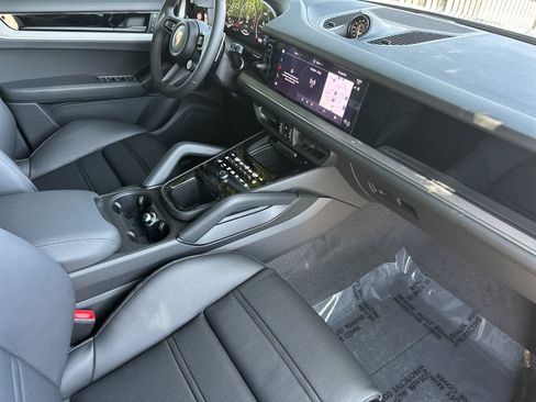 New 2026 Porsche Cayenne S AWD/4WD image 17