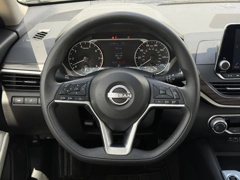 Used 2025 Nissan Altima 2.5 SV FWD image 20