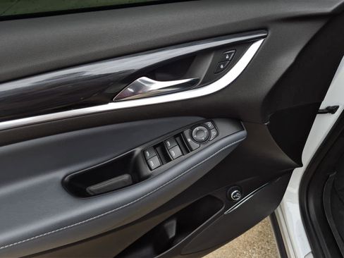 Certified 2024 Buick Enclave Essence w/ Experience Buick Package image 12