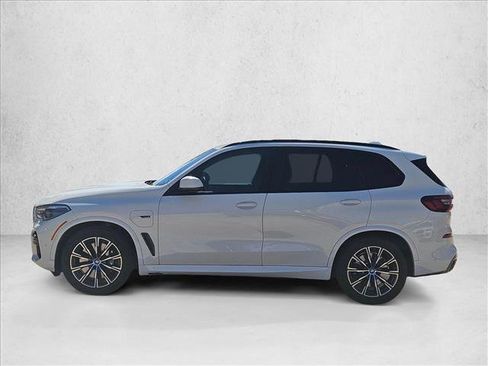 Used 2022 BMW X5 xDrive45e w/ M Sport Package image 9