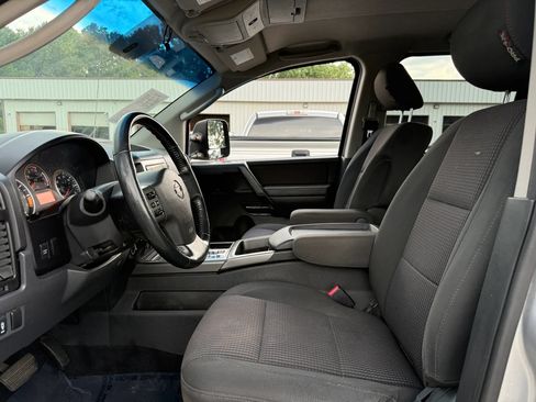 Used 2011 Nissan Titan SV w/ SV Premium Utility Pkg AWD/4WD image 2