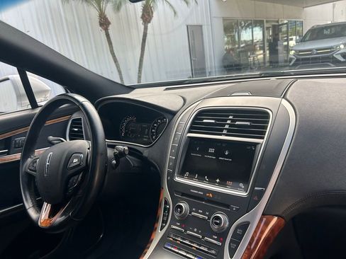 Used 2017 Lincoln MKX Reserve image 35