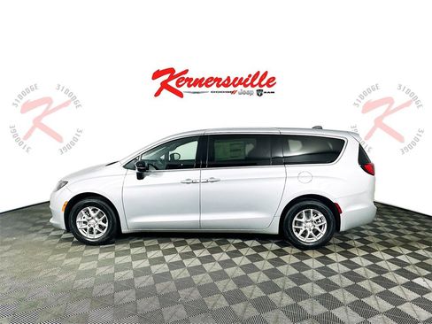 New 2026 Chrysler Voyager LX image 4