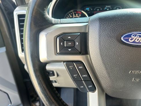 Used 2018 Ford F150 Lariat w/ Trailer Tow Package image 19