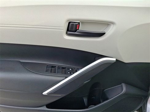 Certified 2023 Toyota Corolla Cross LE image 12