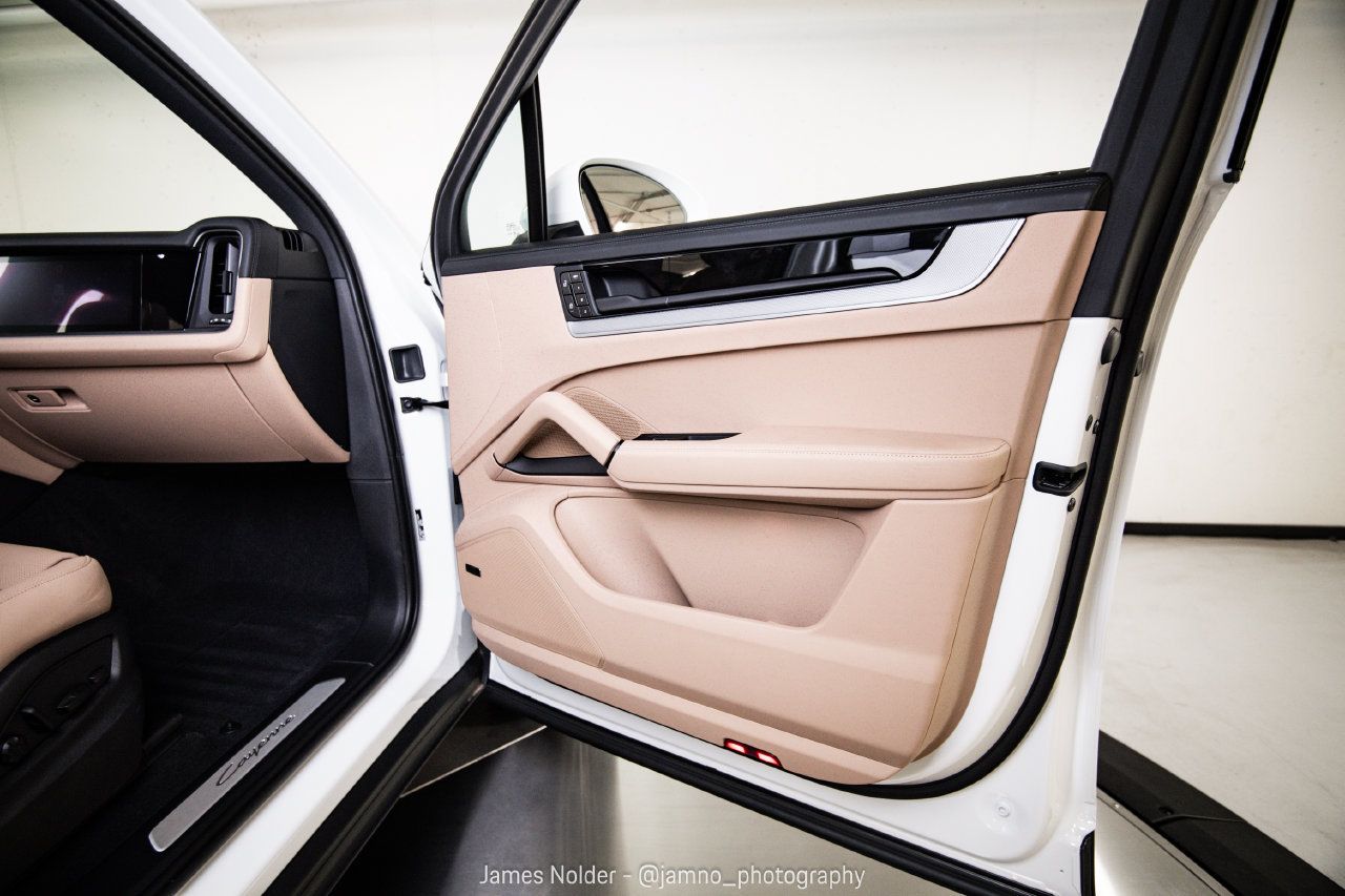 Certified 2026 Porsche Cayenne AWD/4WD image 28