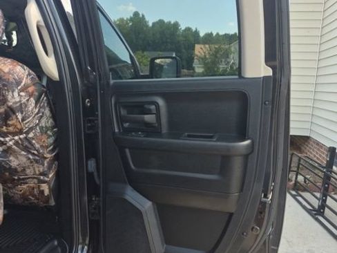 Used 2018 RAM 1500 Express w/ Black Ram 1500 Express Group RWD image 4