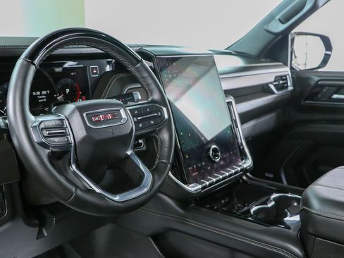 Used 2025 GMC Yukon Elevation w/ Elevation Premium Package AWD/4WD image 28