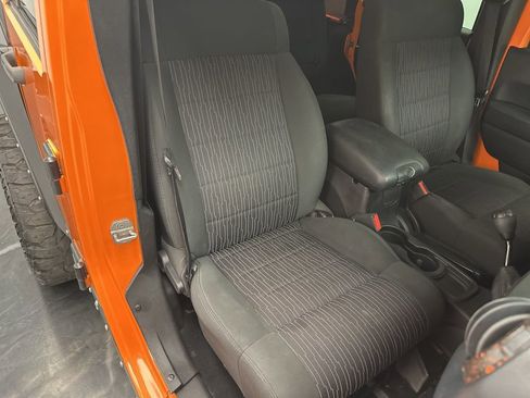 Used 2012 Jeep Wrangler Unlimited Sport AWD/4WD image 9
