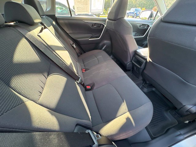 Used 2021 Toyota RAV4 LE AWD/4WD image 25