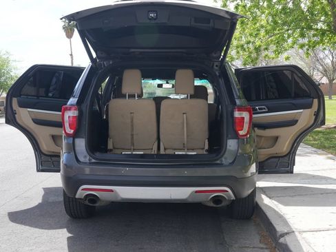 Used 2016 Ford Explorer XLT w/ Equipment Group 201A FWD image 8