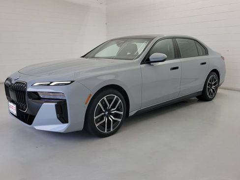 Used 2026 BMW 740i xDrive AWD/4WD image 1