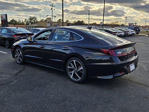 Used 2023 Hyundai Sonata SEL Plus image 9