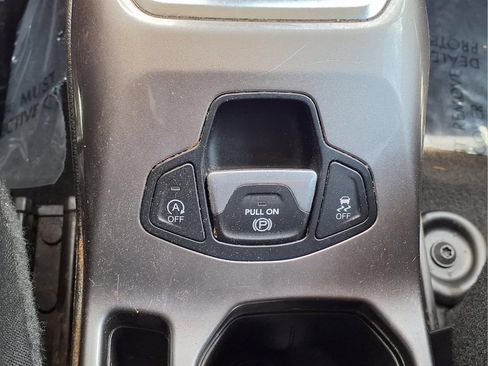 Used 2022 Jeep Renegade Latitude AWD/4WD image 20