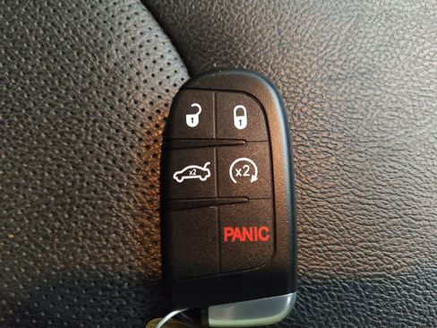 Used 2021 Jeep Compass Limited w/ Sun and Sound Group image 32