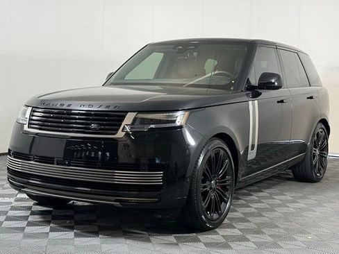 Certified 2025 Land Rover Range Rover SV image 2