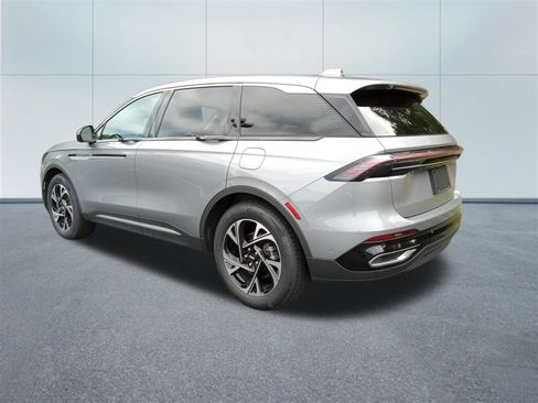 Used 2024 Lincoln Nautilus Premier w/ Equipment Group 102A AWD/4WD image 6