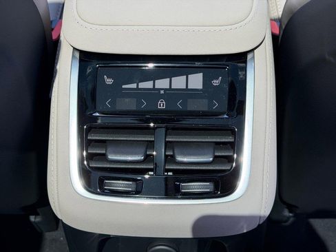 New 2026 Volvo XC90 T8 Ultra w/ Lounge Package AWD/4WD image 9