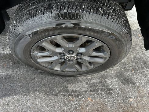 Used 2024 Toyota Tundra Platinum image 28