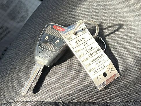 Used 2017 Jeep Wrangler Unlimited Willys image 33