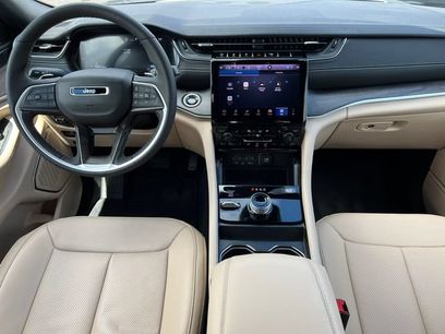 Used 2025 Jeep Grand Cherokee Limited w/ Luxury Tech Group II