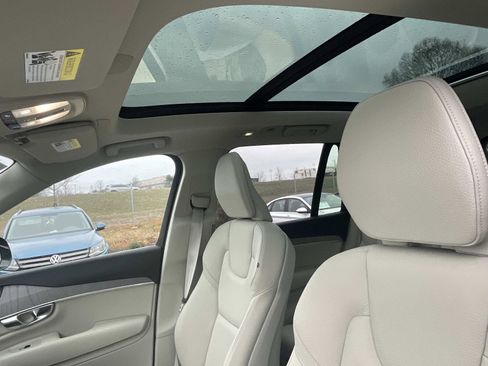 Used 2024 Volvo XC90 B6 Plus image 22