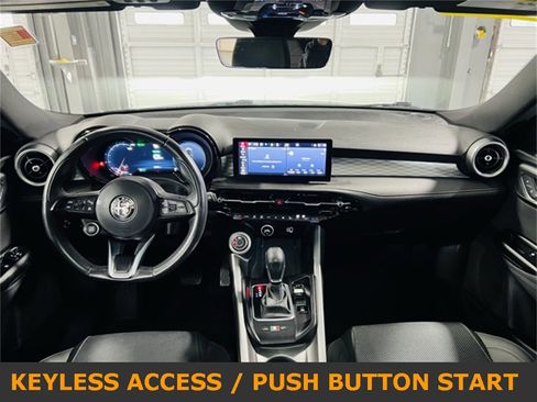 Used 2024 Alfa Romeo Tonale Ti image 4