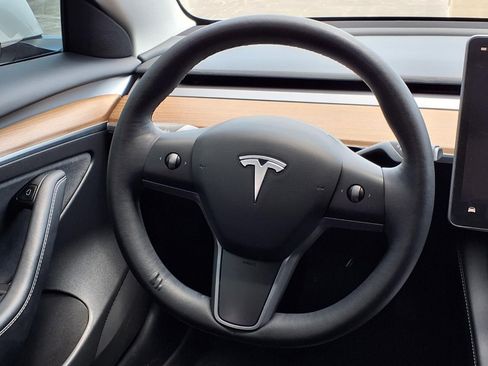 Used 2022 Tesla Model 3 Long Range AWD/4WD image 10