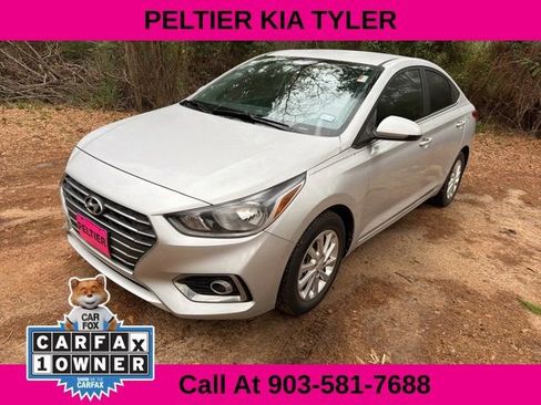 Used 2021 Hyundai Accent SEL image 3