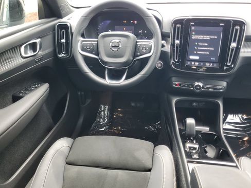 Certified 2023 Volvo XC40 B5 Plus w/ Climate Package AWD/4WD image 16