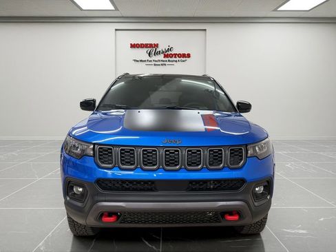 Used 2025 Jeep Compass Trailhawk AWD/4WD image 2