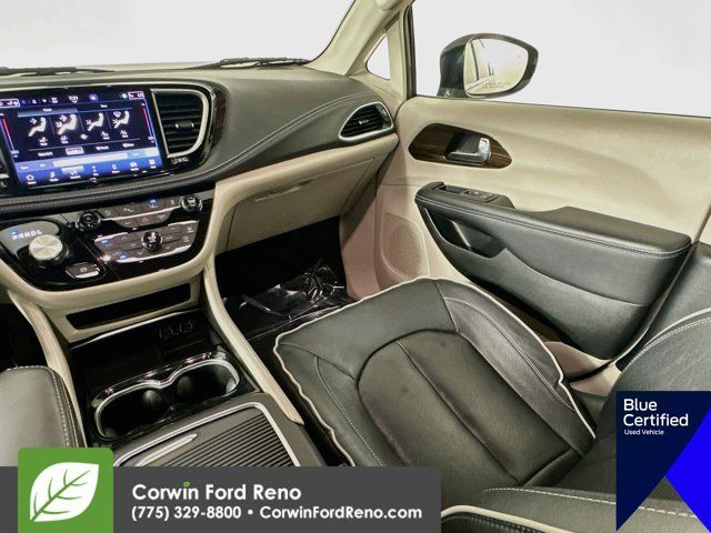 Used 2023 Chrysler Pacifica Limited FWD image 30