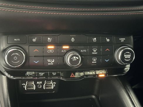 Used 2023 Dodge Durango GT RWD image 19