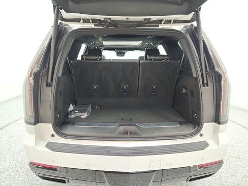 Used 2025 Cadillac Escalade Sport w/ LPO, ONYX Package AWD/4WD image 18