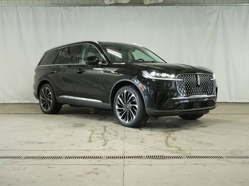 Used 2025 Lincoln Aviator Reserve w/ Equipment Group 201A image 6