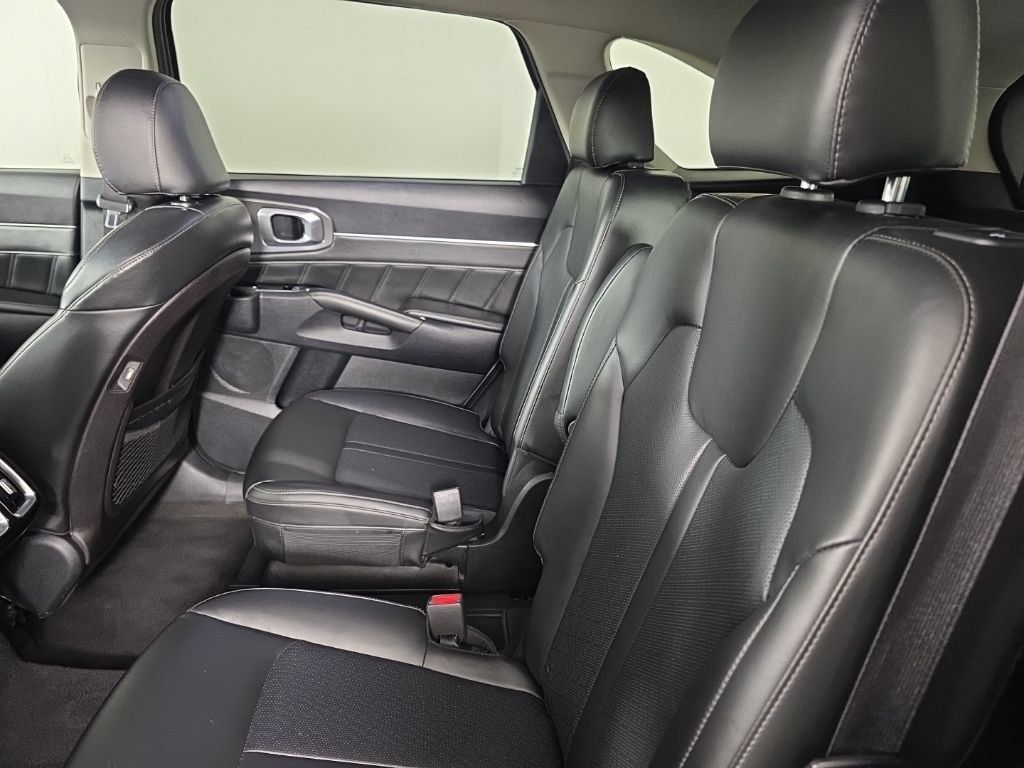 Used 2022 Kia Sorento SX FWD image 30