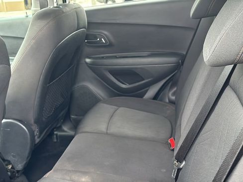 Used 2017 Chevrolet Trax LT image 29