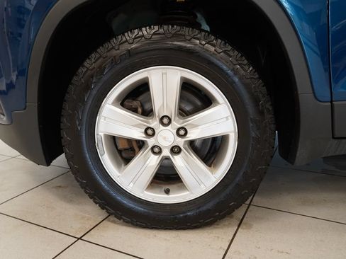 Used 2019 Chevrolet Trax LT w/ LT Convenience Package AWD/4WD image 15