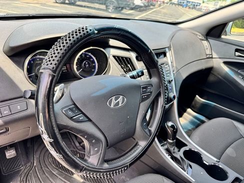 Used 2011 Hyundai Sonata SE FWD image 9