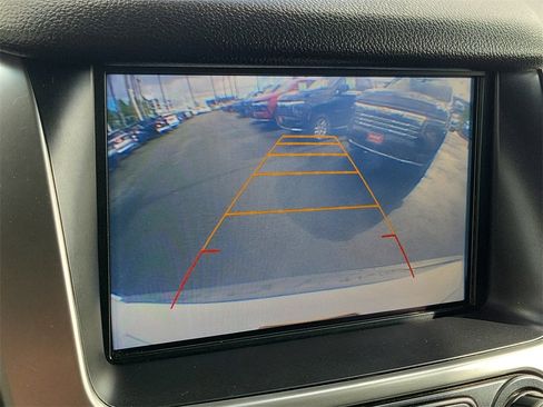 Used 2017 Chevrolet Suburban LT image 10