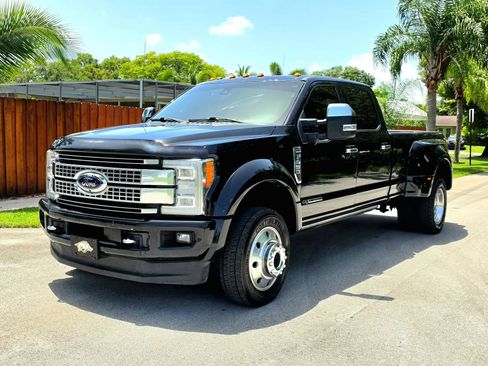 Used 2017 Ford F450 Platinum w/ Platinum Ultimate Package AWD/4WD image 1