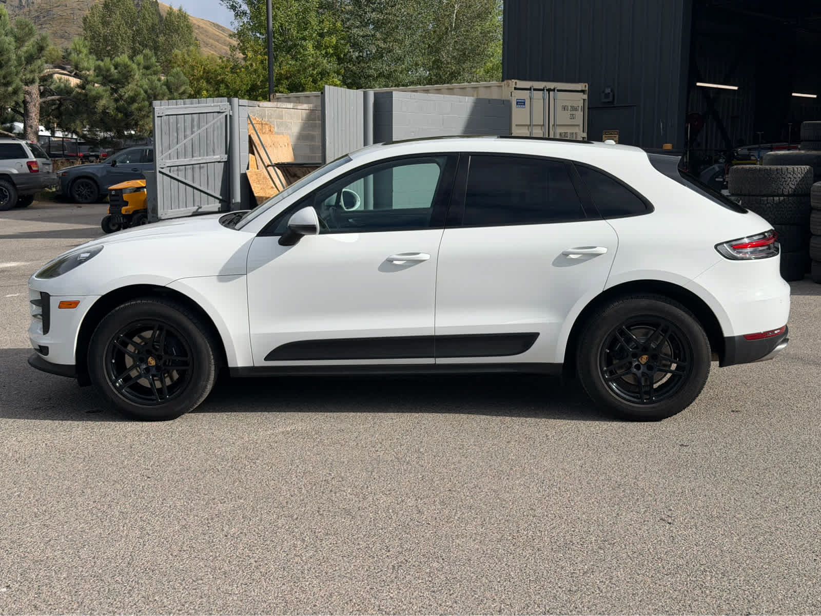Used 2019 Porsche Macan AWD/4WD image 14