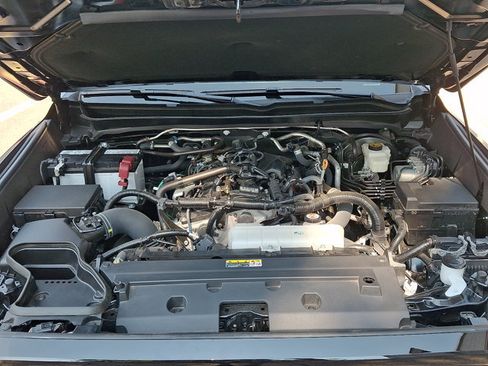 Used 2025 Toyota Tacoma Limited AWD/4WD image 30